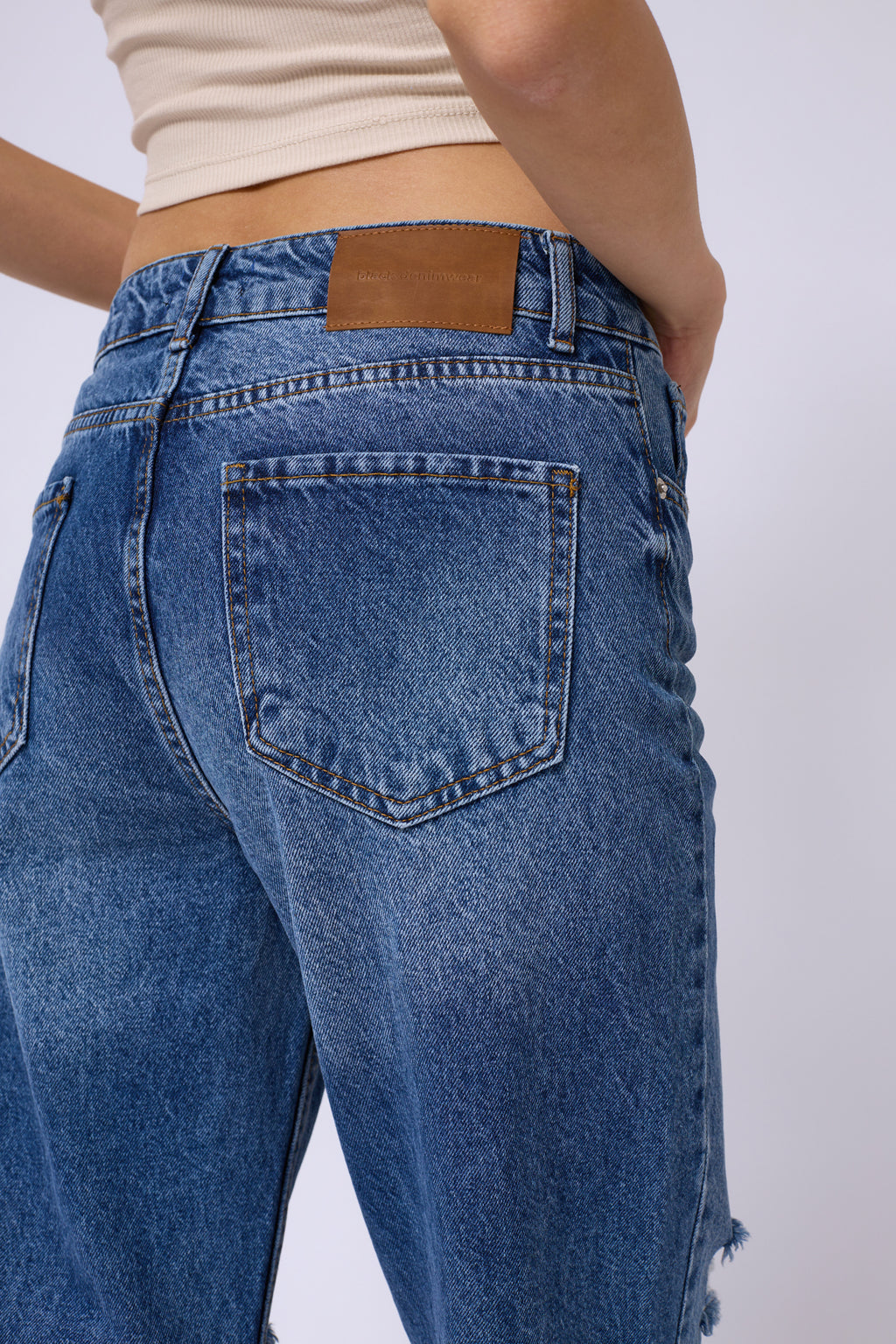 JEANS A GAMBA LARGA