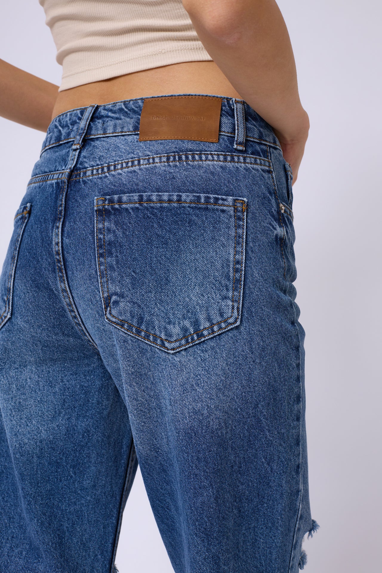 JEANS A GAMBA LARGA