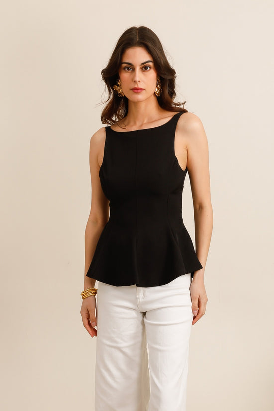 TOP CON BASCHINA E LACCI